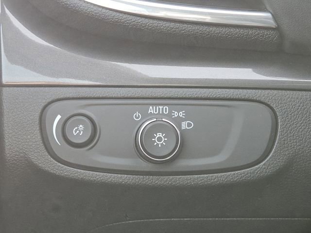 Used 2021 Buick Encore Preferred w/ Safety Package II image 8