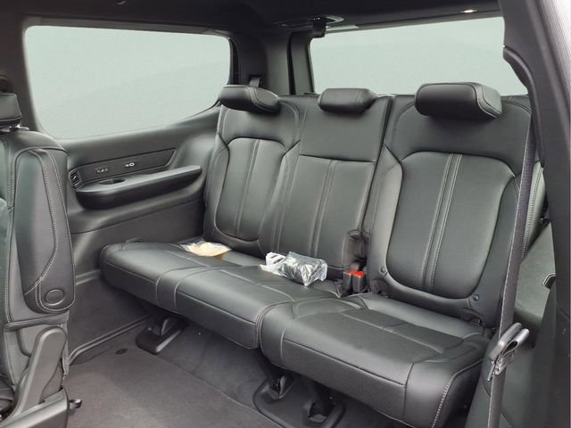 New 2026 Jeep Grand Wagoneer Limited AWD/4WD image 11