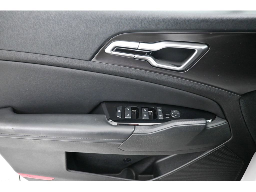 Used 2023 Kia Sportage EX image 32