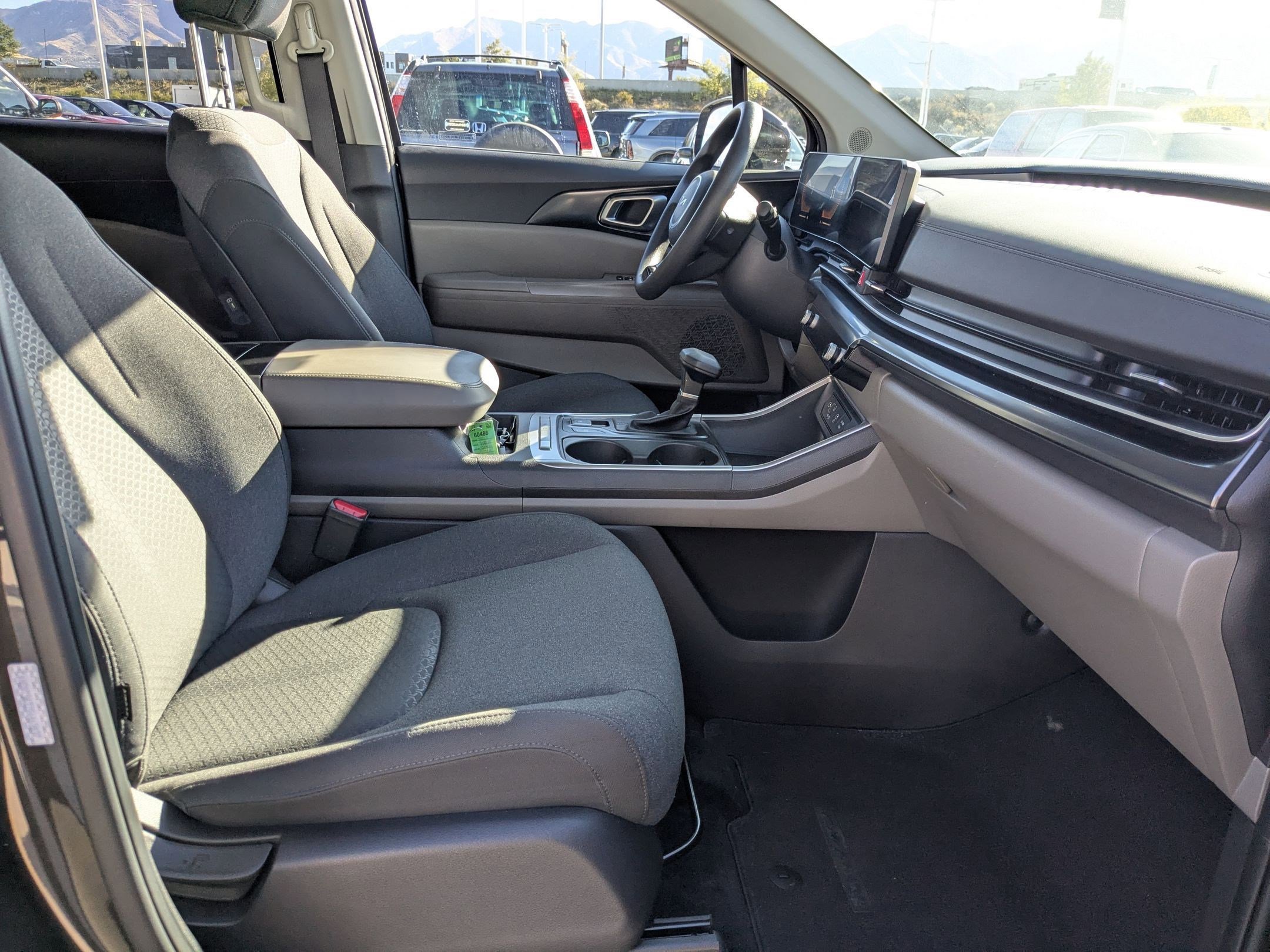 Certified 2025 Kia Carnival LX image 19