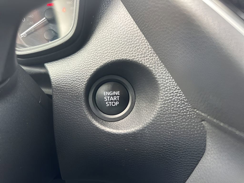 Used 2025 Toyota Corolla Cross LE image 19