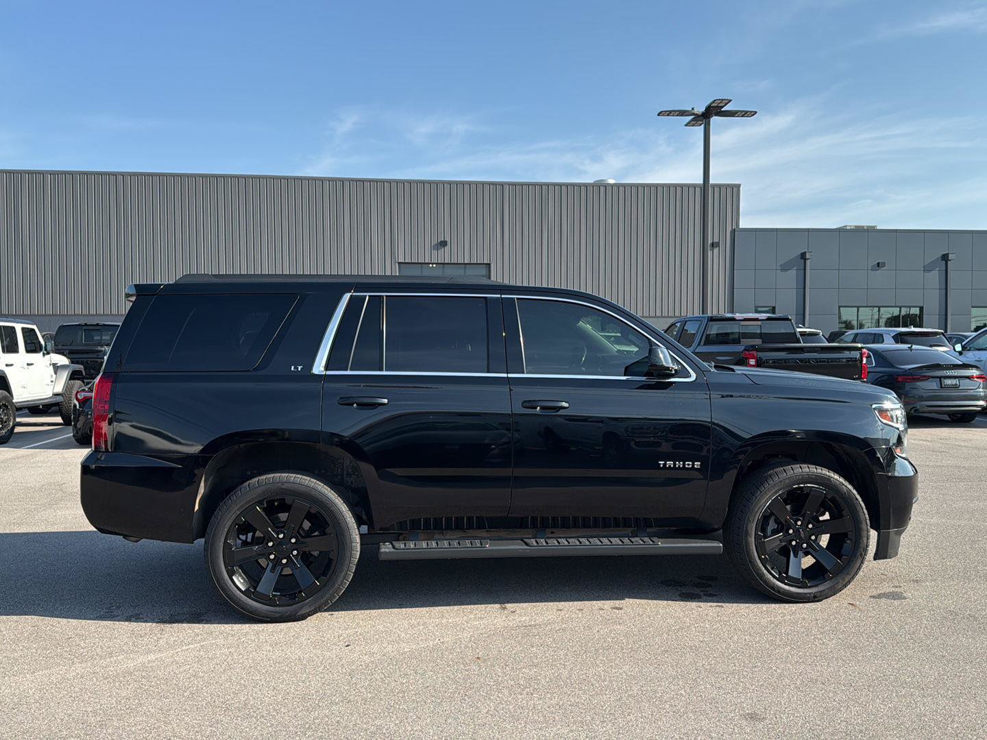 Used 2017 Chevrolet Tahoe LT AWD/4WD image 2