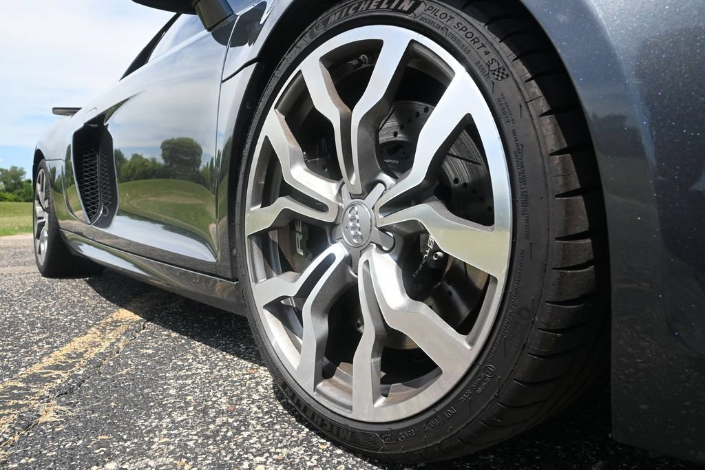 Used 2011 Audi R8 V10 AWD/4WD image 15