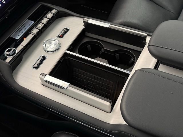Used 2025 Lincoln Navigator Reserve w/ Jet Appearance Package image 40