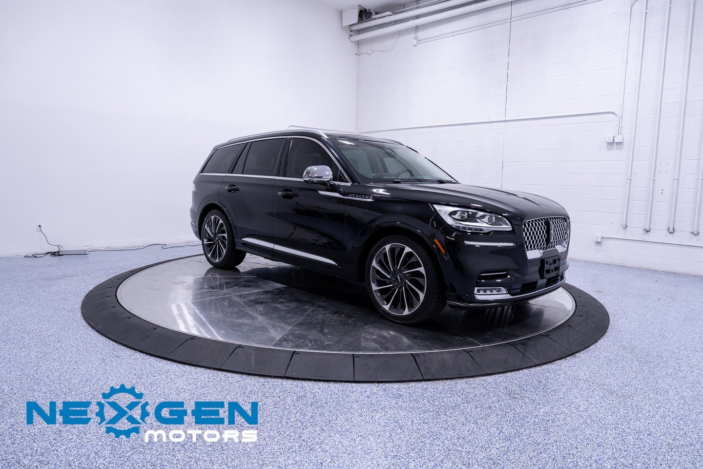 Used 2022 Lincoln Aviator Black Label w/ Dynamic Handling Package image 2