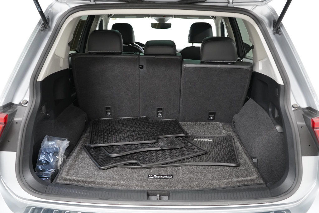 Used 2023 Volkswagen Tiguan SE w/ Panoramic Sunroof Package AWD/4WD image 25