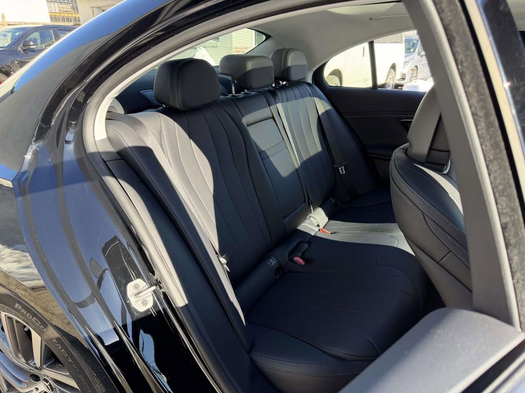 Used 2024 Mercedes-Benz E 350 4MATIC Sedan image 14