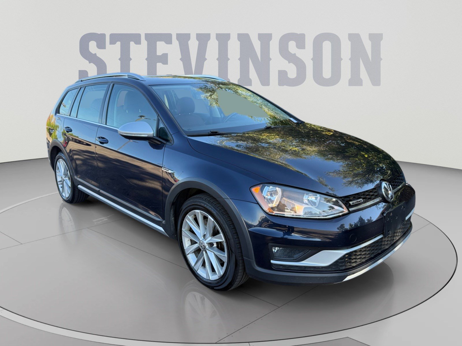 Used 2017 Volkswagen Golf Alltrack S AWD/4WD image 7