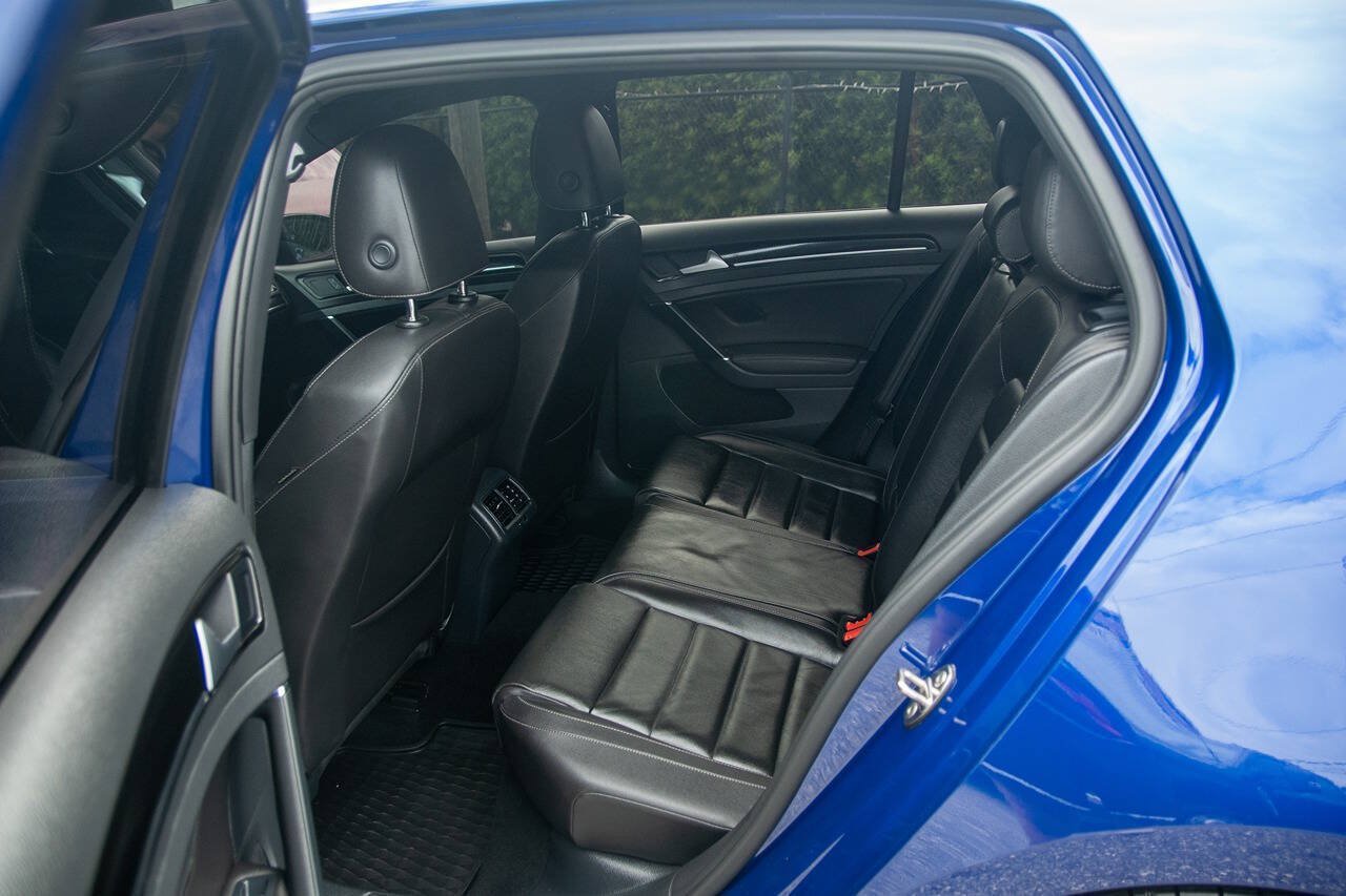 Used 2015 Volkswagen Golf R 4-Door AWD/4WD image 18