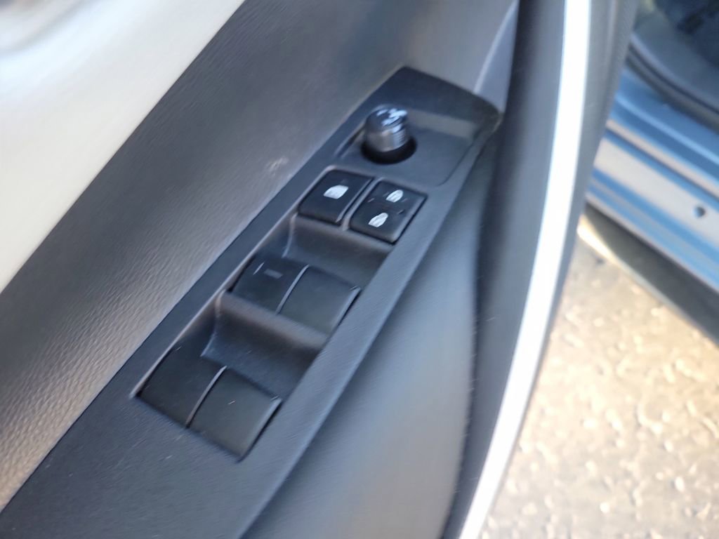Used 2025 Toyota Corolla SE image 16