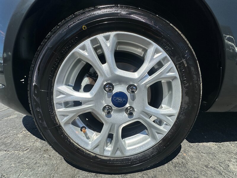 Used 2016 Ford Fiesta SE FWD image 8