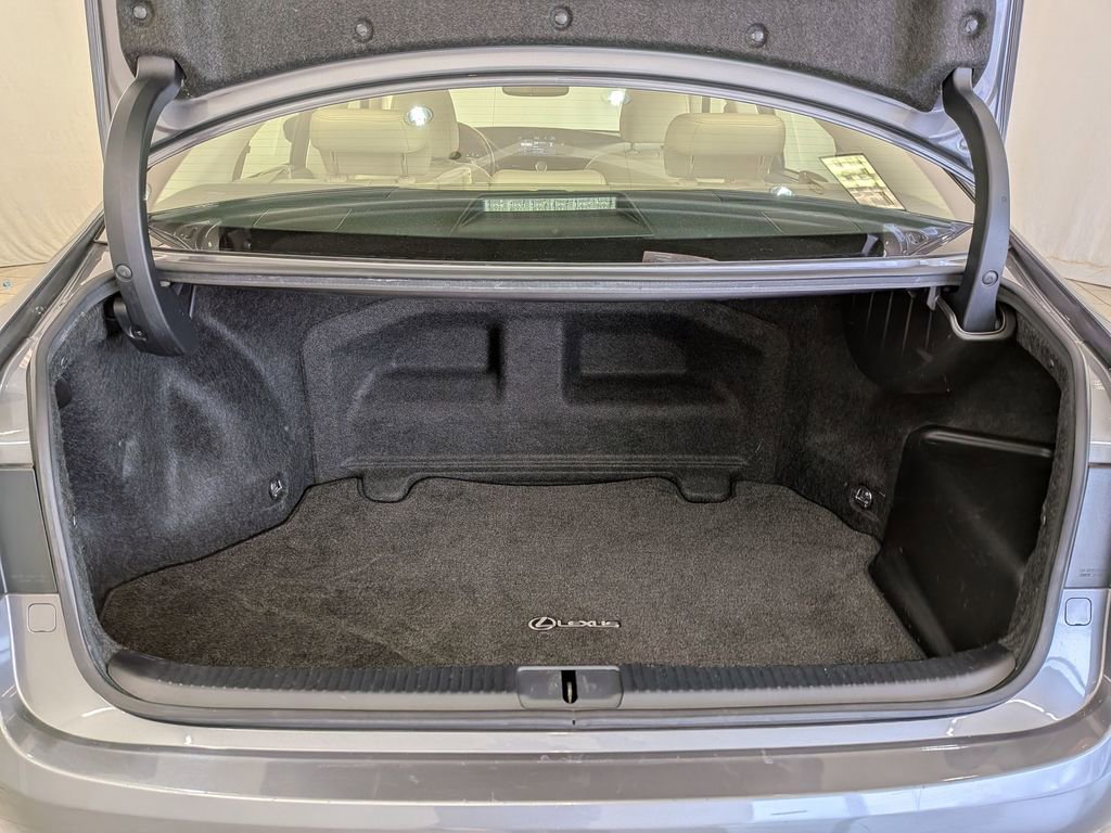 Used 2015 Lexus ES 300h image 30