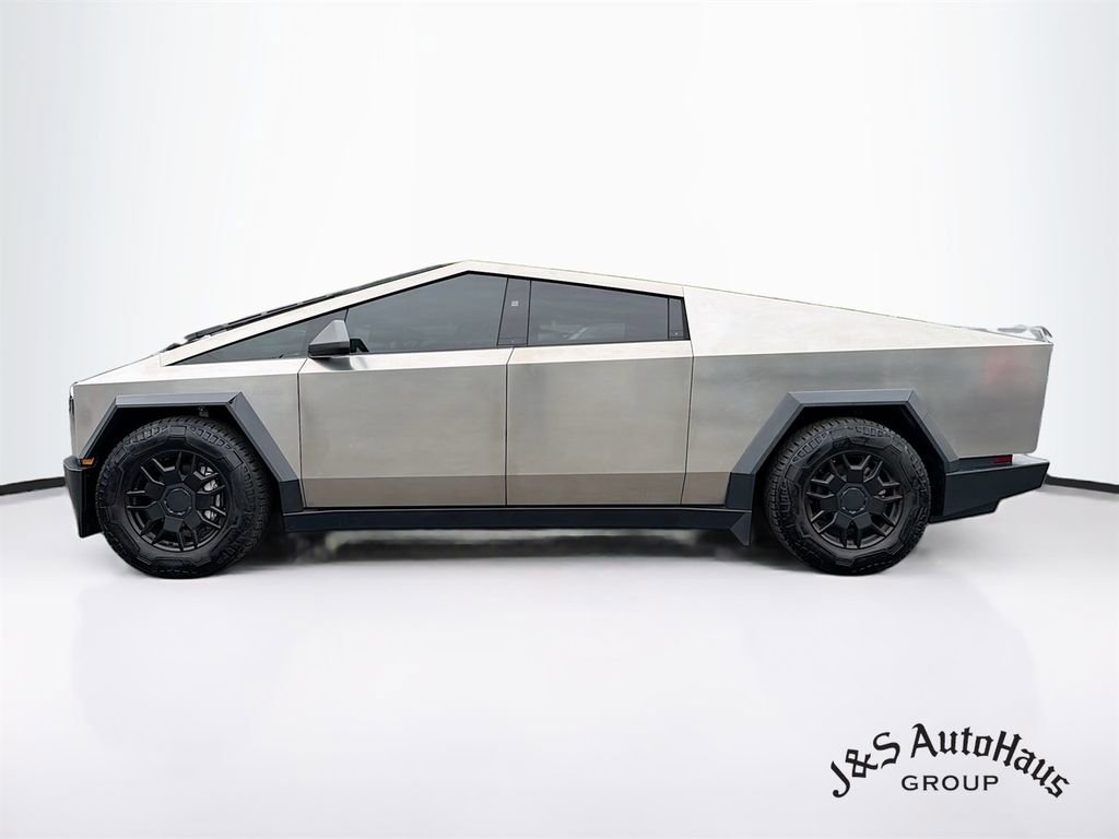 Used 2024 Tesla Cybertruck Cyberbeast AWD/4WD image 4