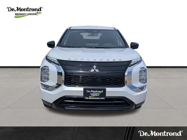 New 2026 Mitsubishi Outlander LE FWD image 2