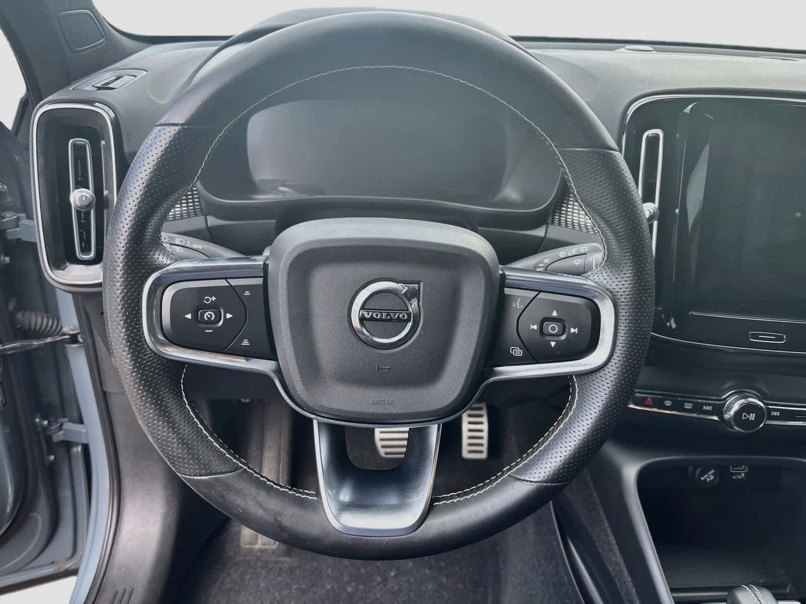 Used 2021 Volvo XC40 T5 R-Design w/ Climate Package AWD/4WD image 11