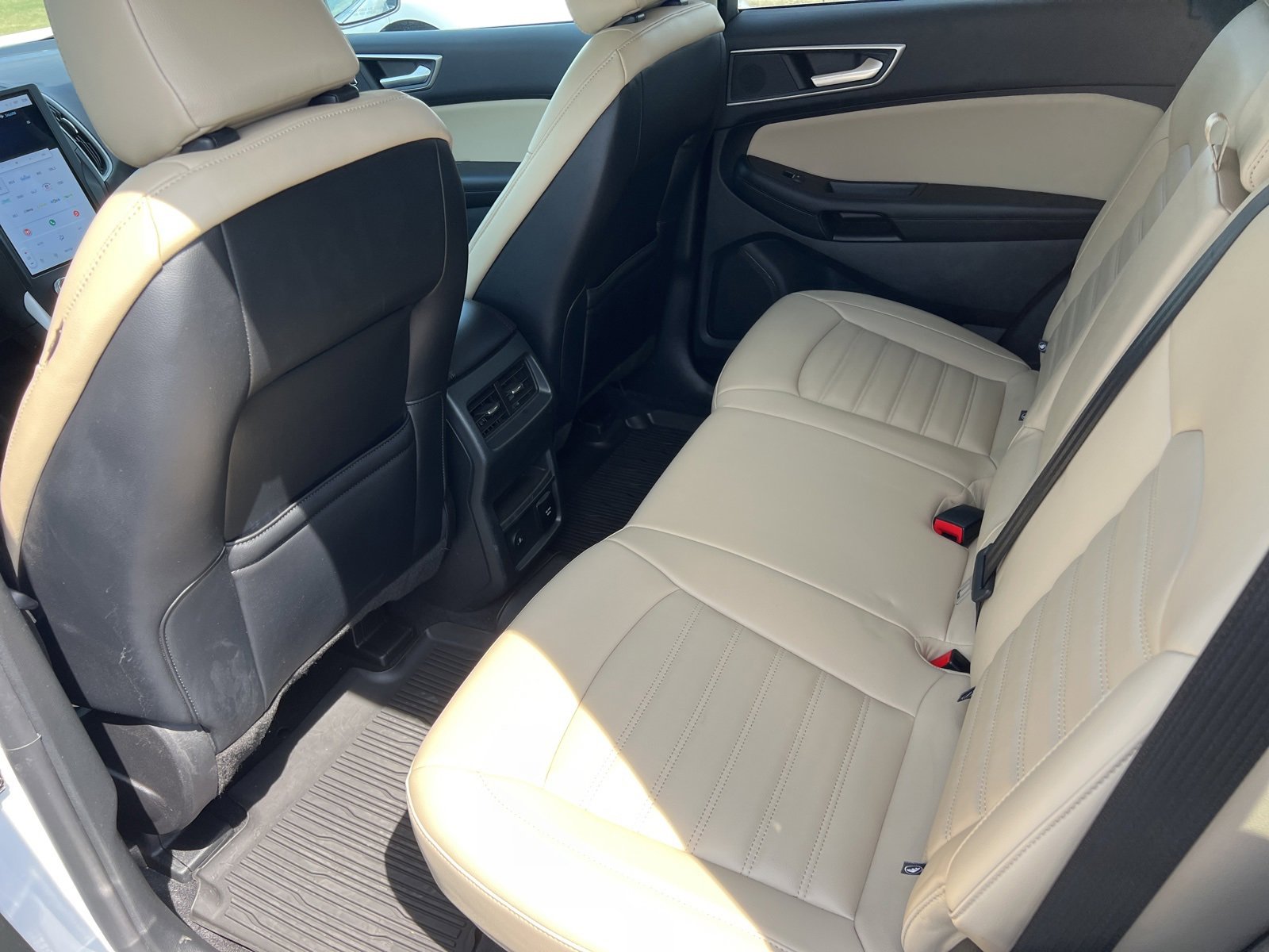 Used 2023 Ford Edge SEL w/ Convenience Package image 16