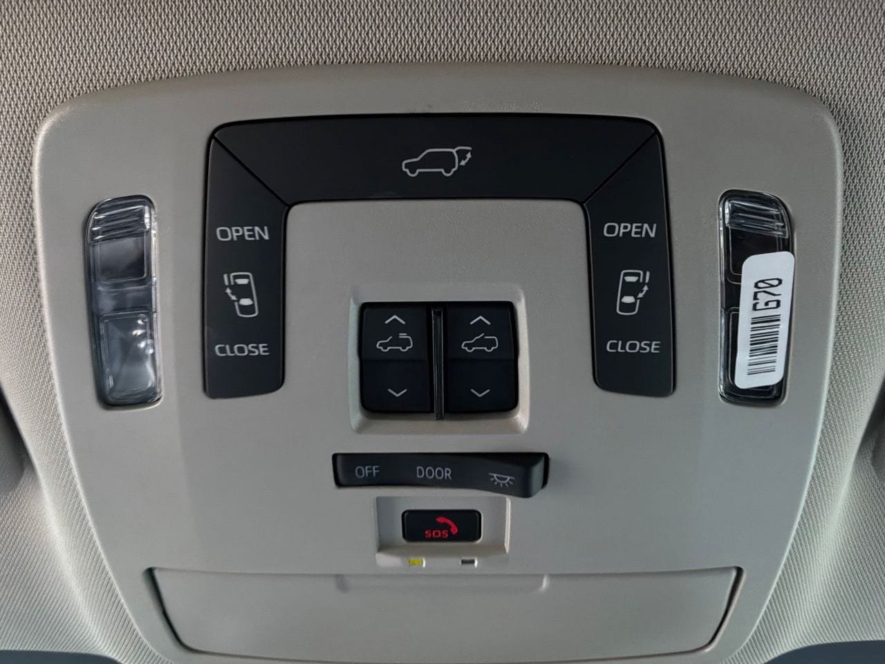 Used 2026 Toyota Sienna XLE FWD image 21