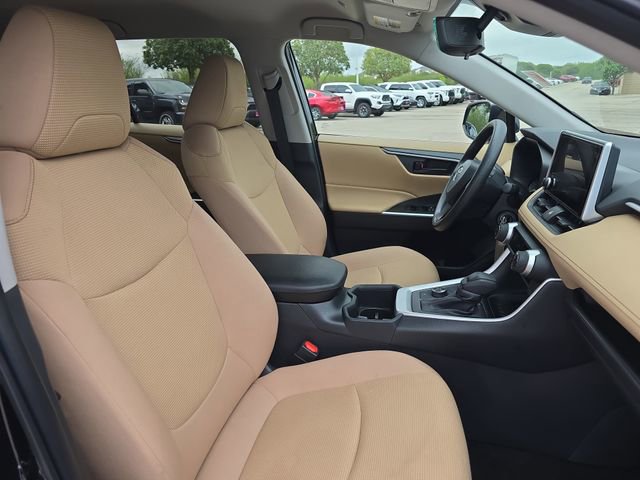 Used 2025 Toyota RAV4 LE image 10