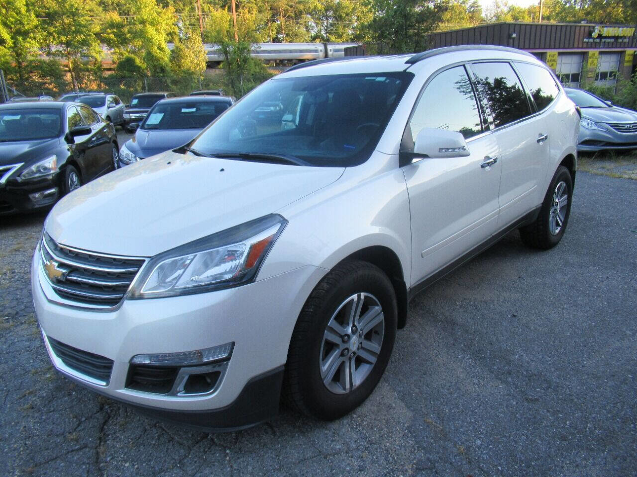 Used 2015 Chevrolet Traverse LT image 5