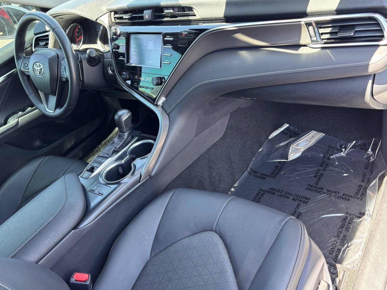 Used 2018 Toyota Camry XSE FWD image 13