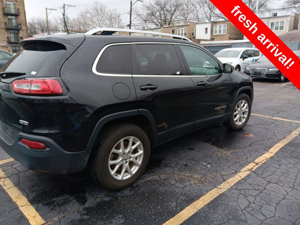 Used 2016 Jeep Cherokee Latitude w/ Cold Weather Group image 3