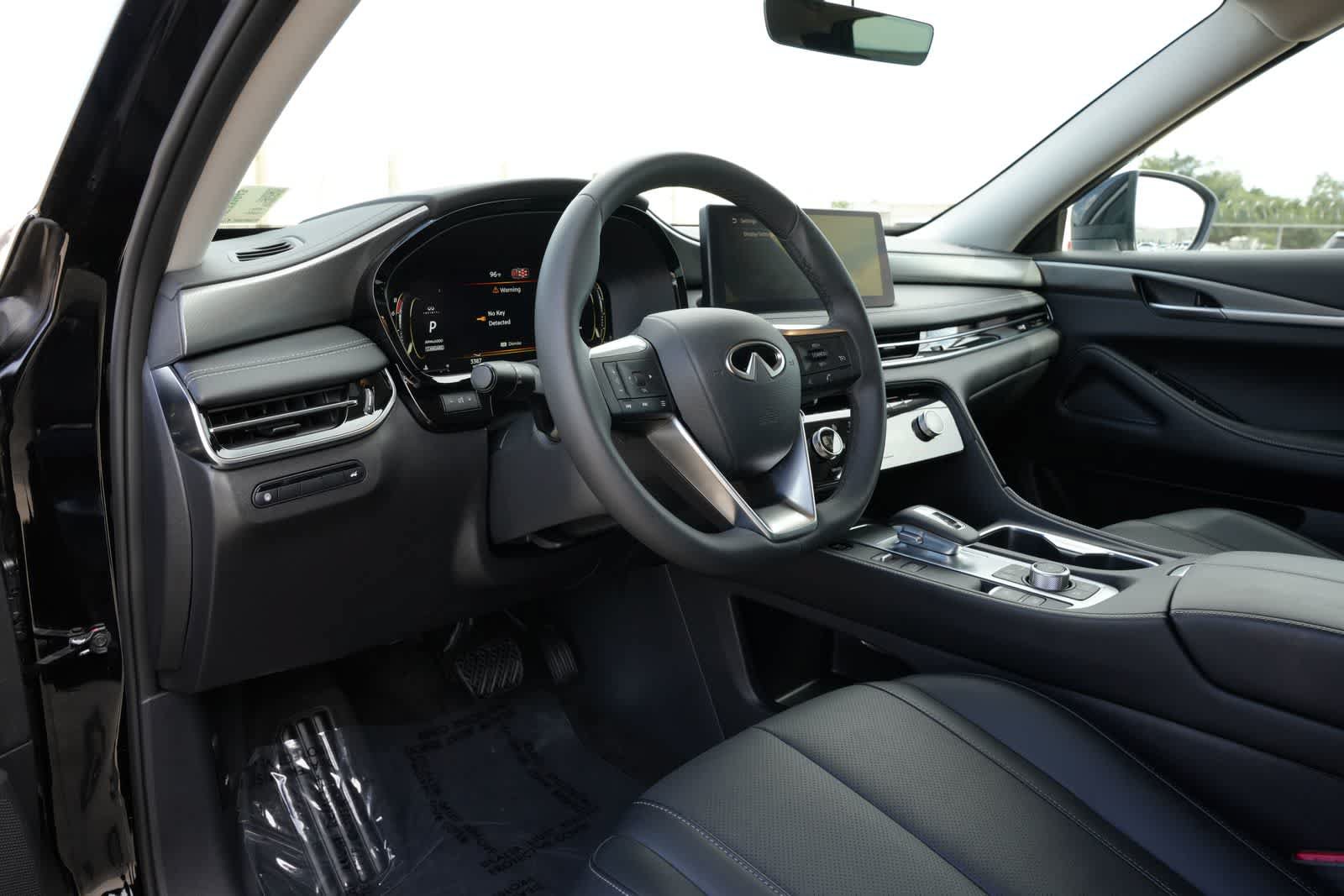 Certified 2027 INFINITI QX60 Pure w/ Cargo Package FWD image 15