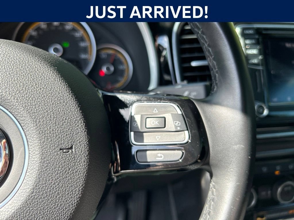 Used 2018 Volkswagen Beetle 2.0T Dune FWD image 12