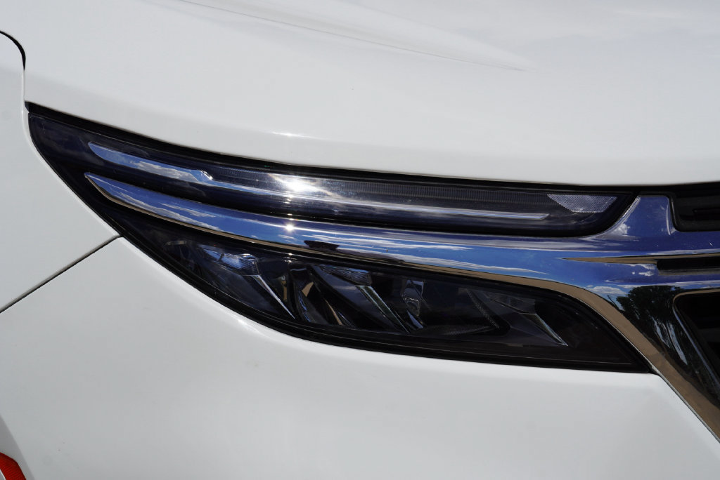 Used 2023 Chevrolet Equinox LT AWD/4WD image 4
