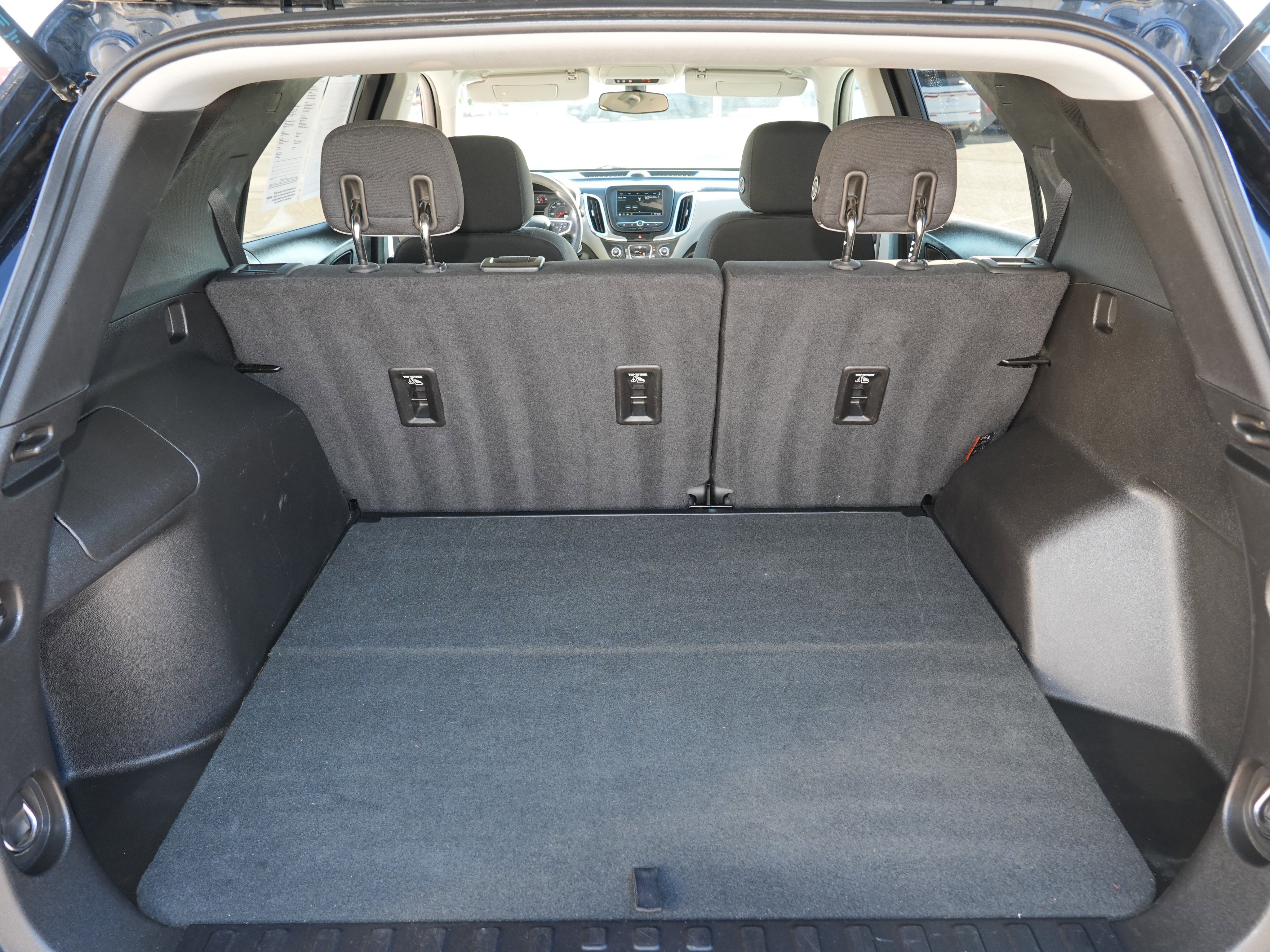 Used 2019 Chevrolet Equinox LS AWD/4WD image 28