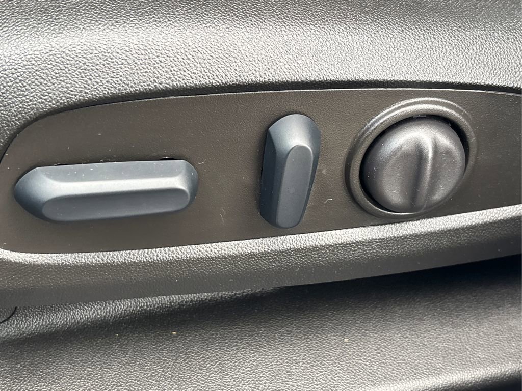 Used 2023 Chevrolet Blazer LT image 41