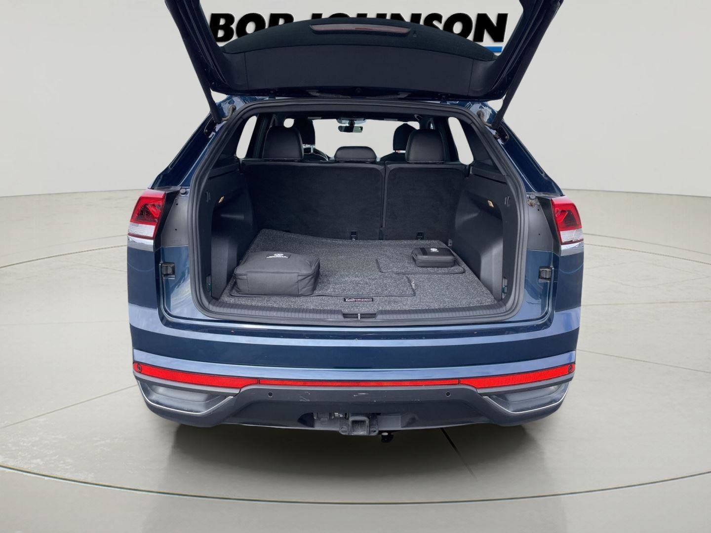 Used 2022 Volkswagen Atlas Cross Sport SE w/ Panoramic Sunroof Package image 9