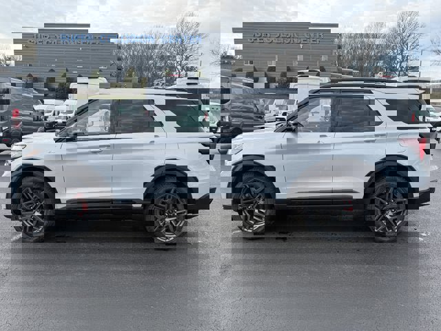 New 2026 Ford Explorer ST-Line image 5