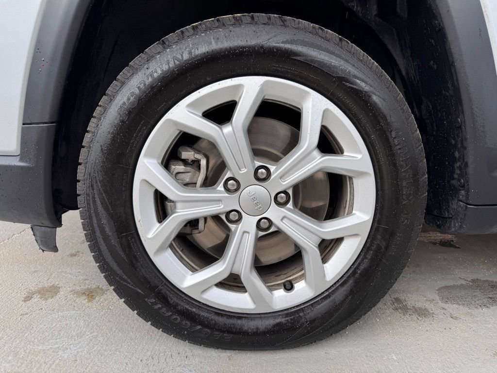 Used 2024 Jeep Compass Latitude image 23