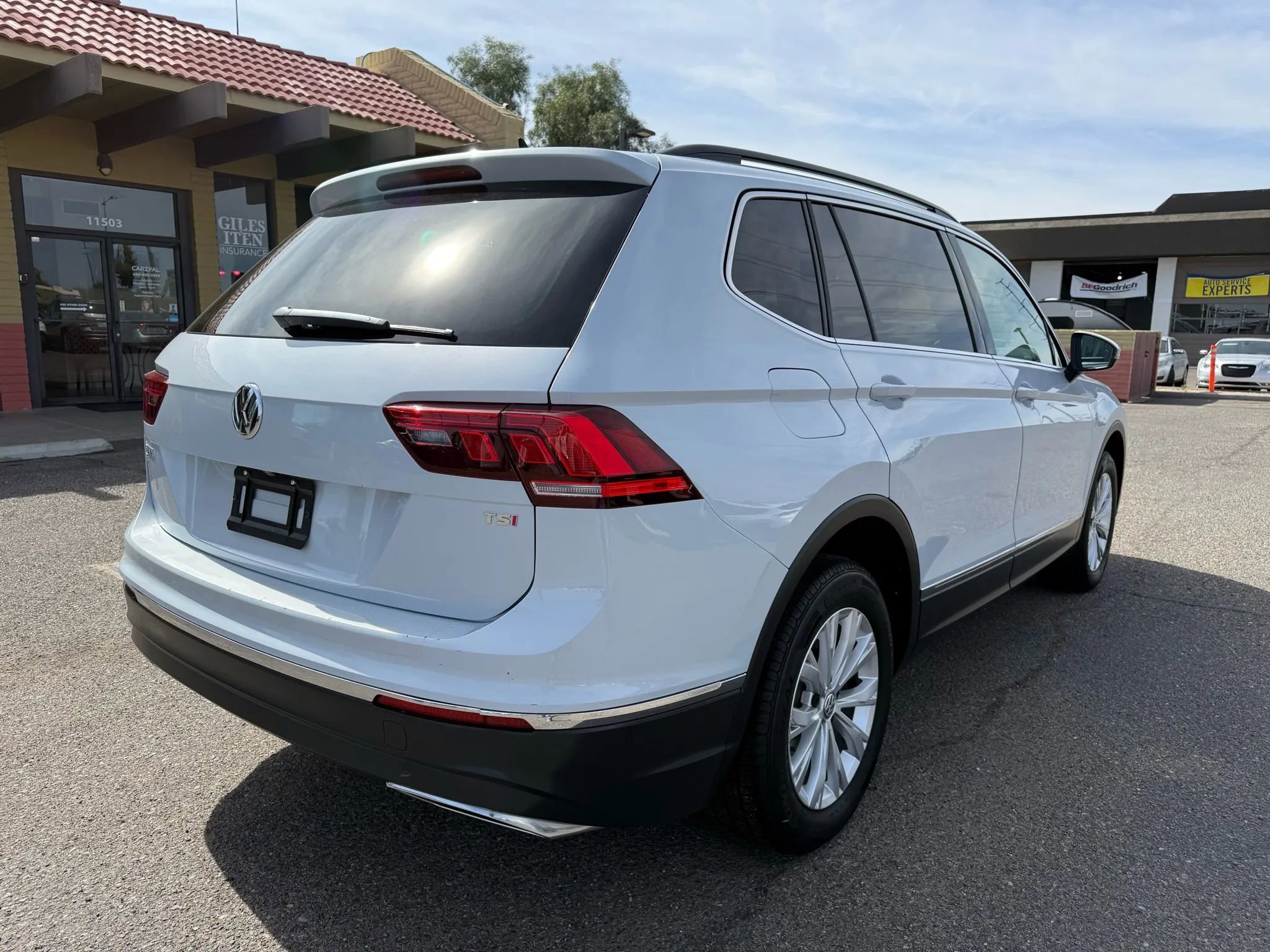Used 2018 Volkswagen Tiguan SE FWD image 10