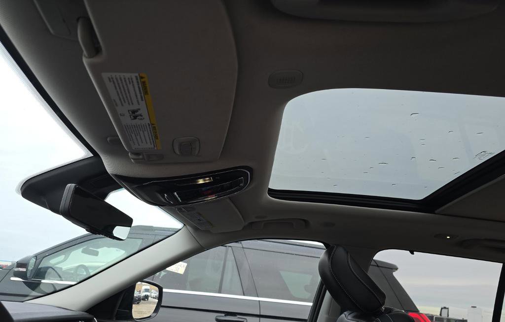 Used 2023 Jeep Grand Cherokee 4WD 4xe w/ Luxury Tech Group II image 13