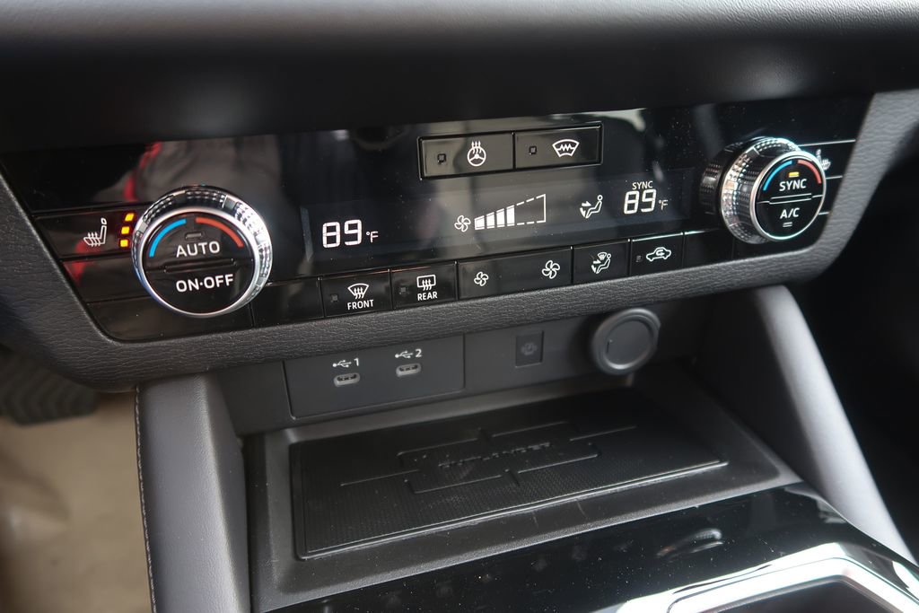 New 2026 Mitsubishi Outlander AWD image 39