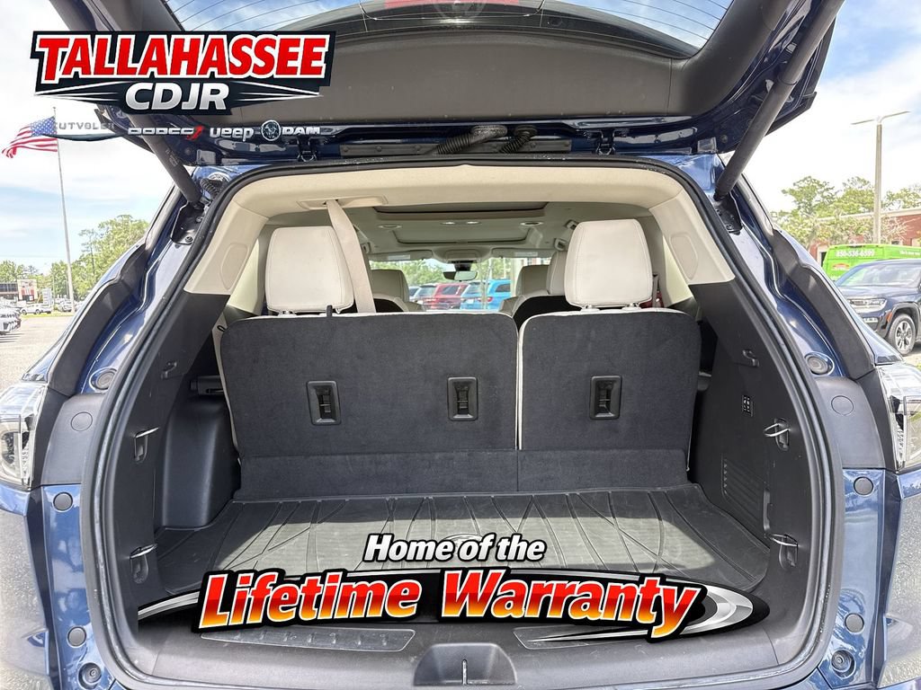 Used 2023 Buick Enclave Avenir w/ Avenir Technology Package FWD image 30