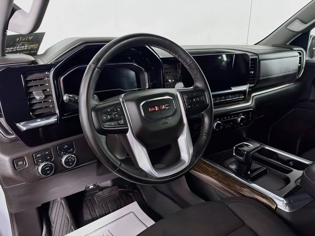 Used 2024 GMC Sierra 1500 Elevation w/ LPO, Elevation Black Package AWD/4WD image 9