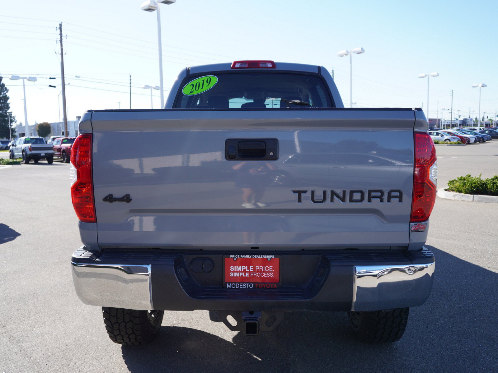 Used 2019 Toyota Tundra SR5 w/ SR5 Upgrade Package AWD/4WD image 12