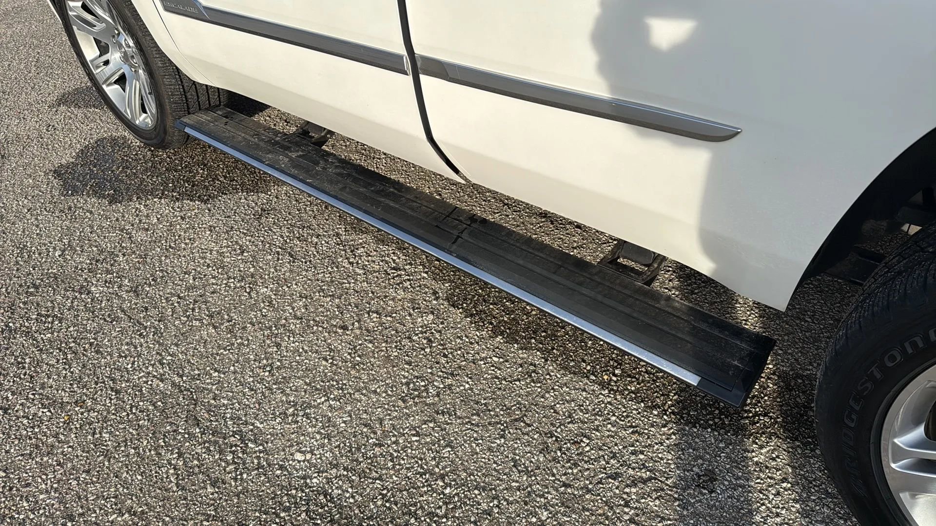 Used 2020 Cadillac Escalade Premium Luxury image 10