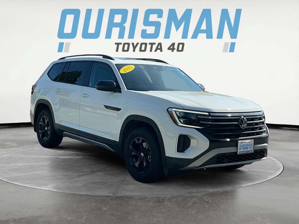 Used 2025 Volkswagen Atlas Peak Edition SE AWD/4WD image 1