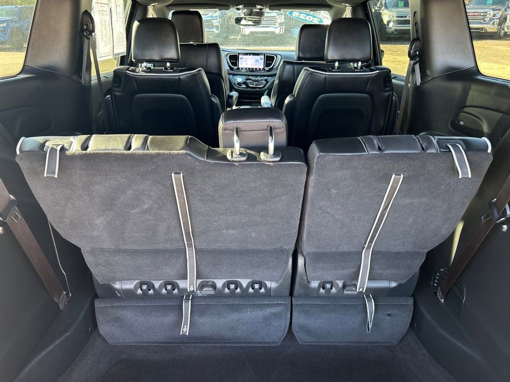 Used 2025 Chrysler Pacifica Limited image 15