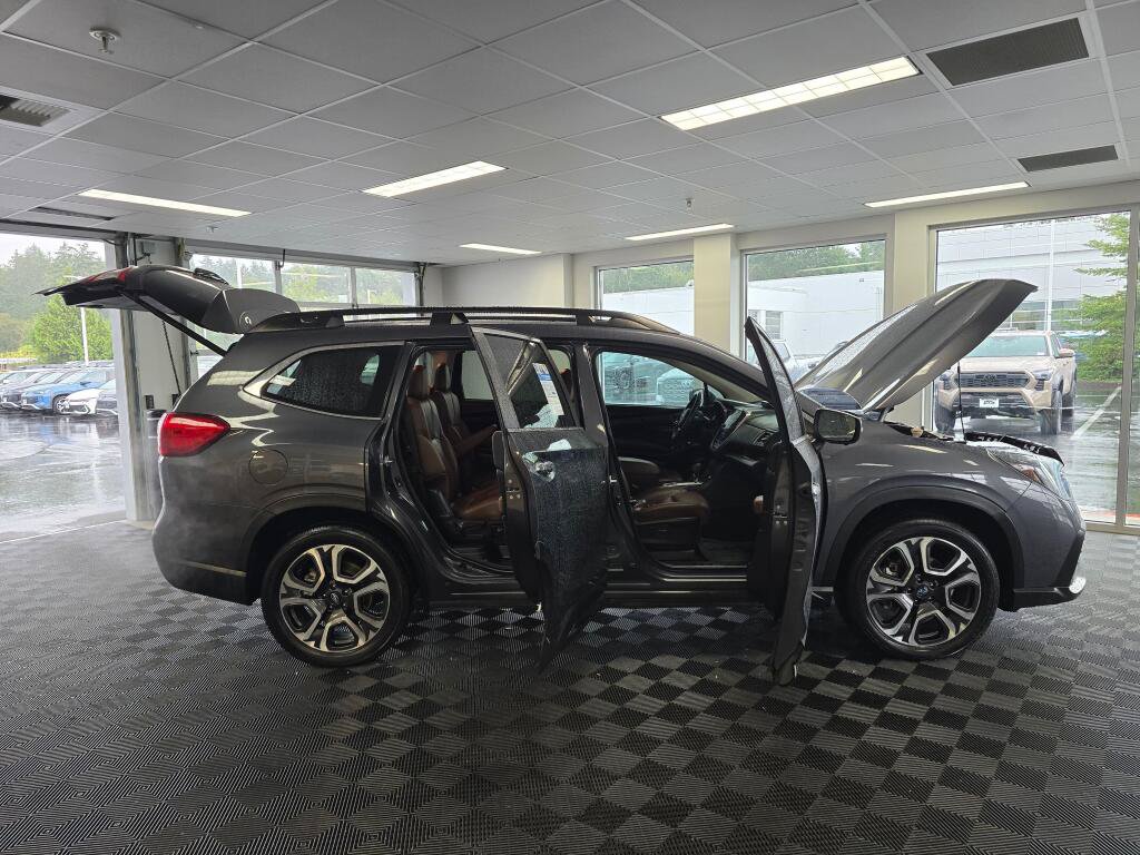 Used 2023 Subaru Ascent Touring AWD/4WD image 17