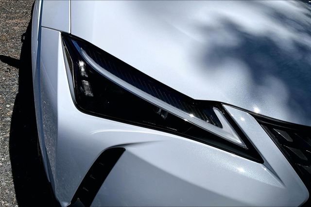 Certified 2026 Lexus UX 300h AWD w/ Accessory Package (2T) image 32