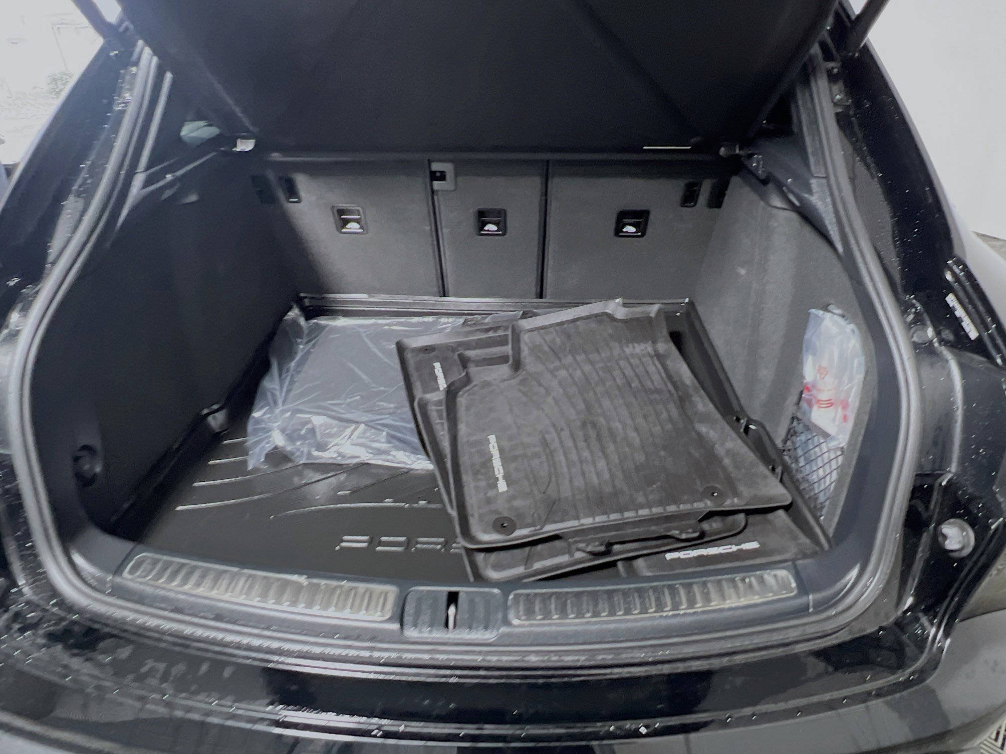 Used 2025 Porsche Macan Turbo image 34