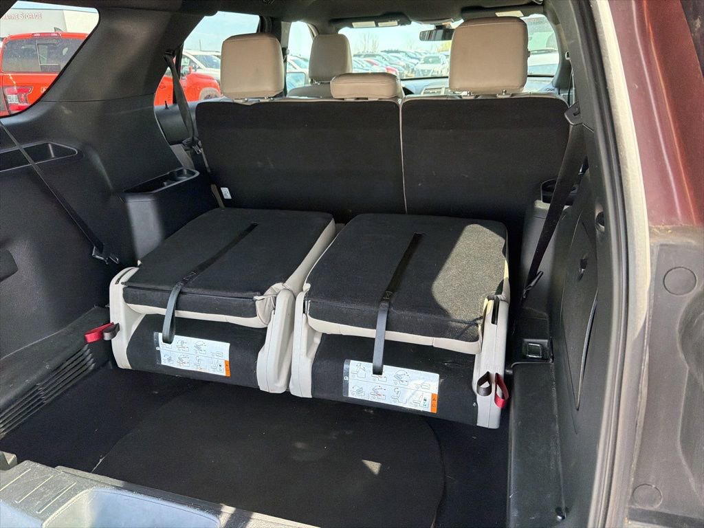 Used 2018 Ford Explorer XLT w/ Equipment Group 202A AWD/4WD image 8