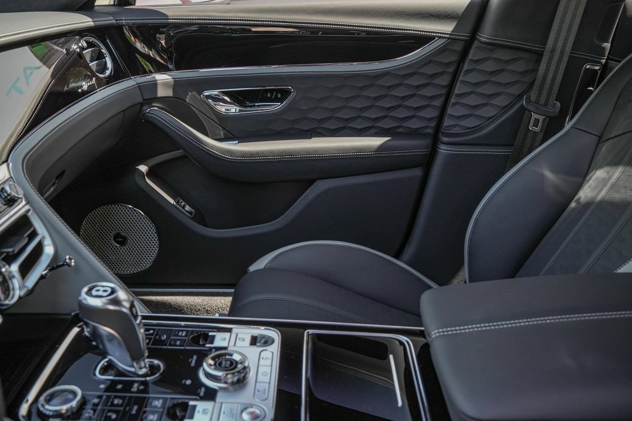Certified 2025 Bentley Flying Spur Plug-In Hybrid AWD/4WD image 22