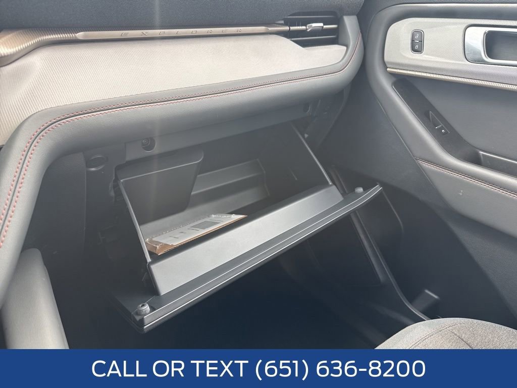 Used 2025 Ford Explorer Active AWD/4WD image 18