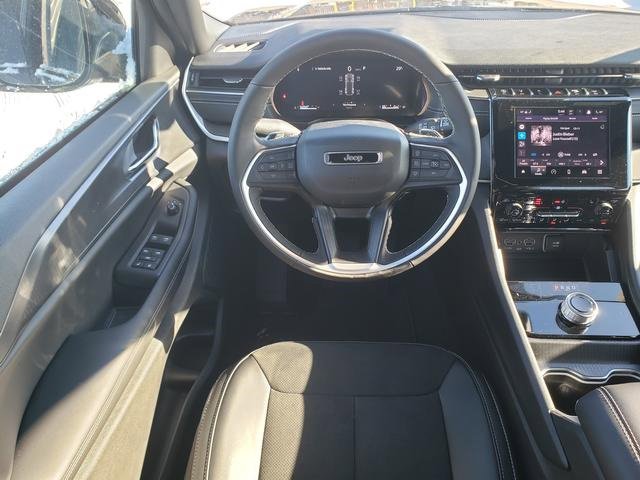 New 2025 Jeep Grand Cherokee Altitude image 17