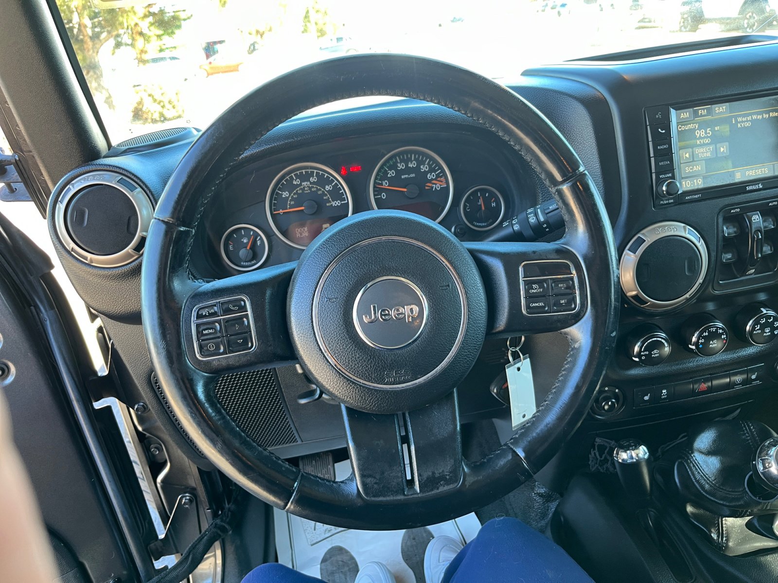 Used 2016 Jeep Wrangler Unlimited Sahara image 9